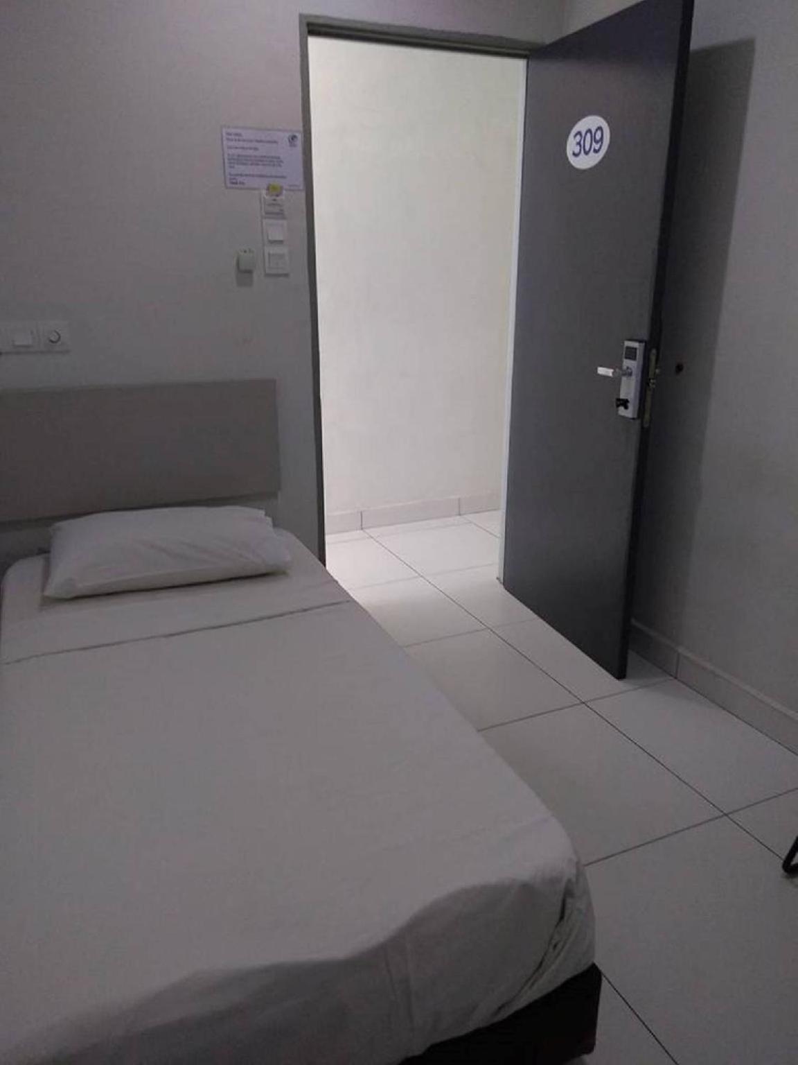 Hotel Rim Global Pj21 Kampong Baharu Sungai Way المظهر الخارجي الصورة